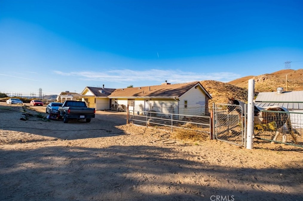440 Soledad Pass Rd, Palmdale CA  93550-9789 exterior