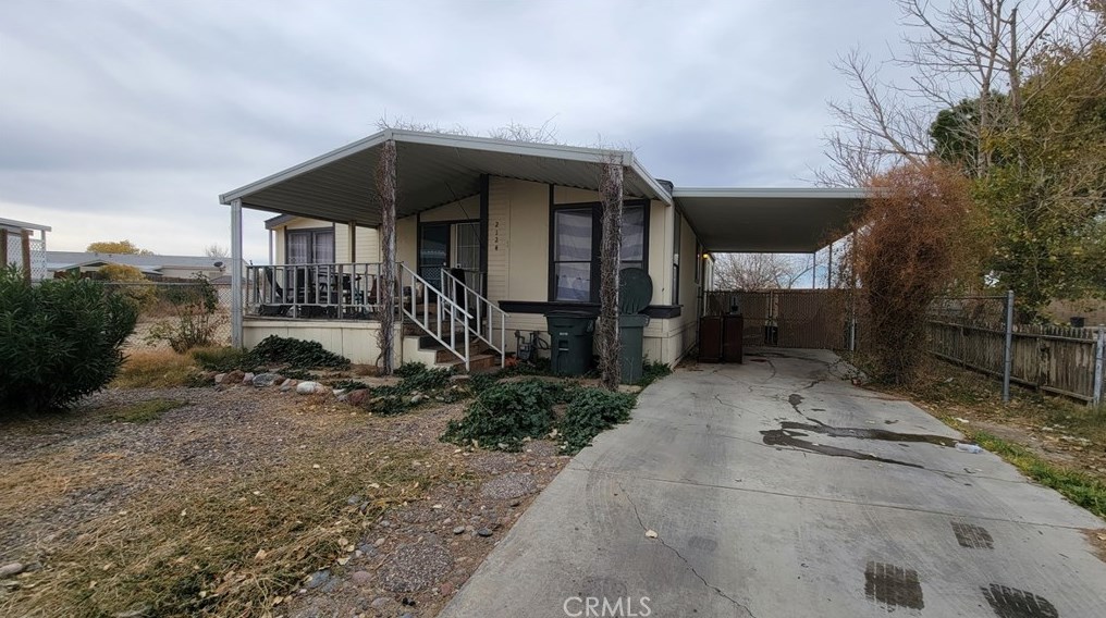 2124 Windflow Dr #64, Tropico Village, CA 93560