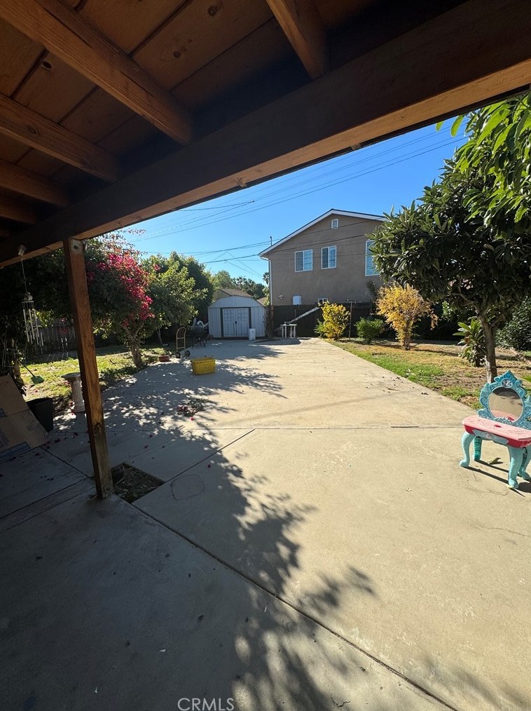 9713 Amboy Ave, Los Angeles CA  91331-4118 exterior