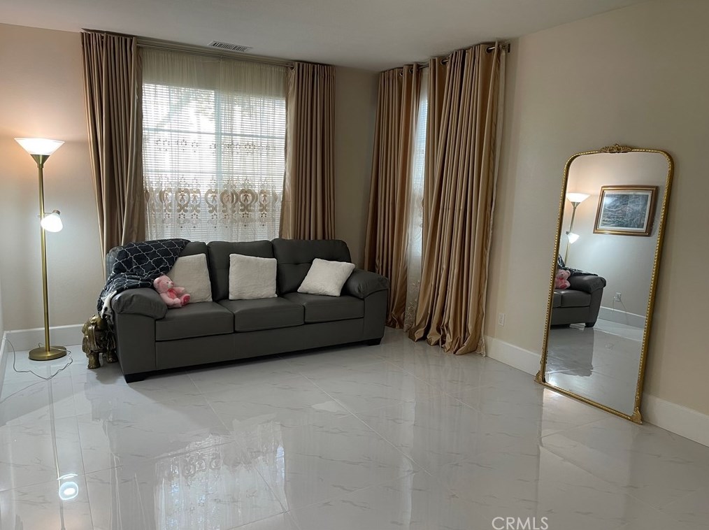 2417 Aurora Ln, Simi Valley, CA 93063