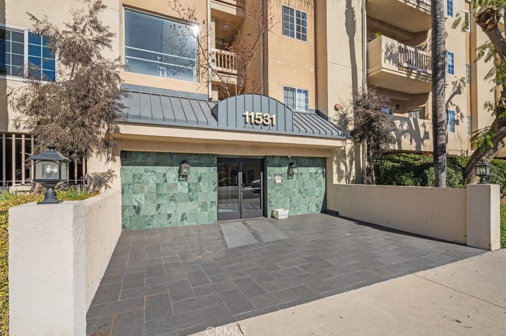 11531 Riverside Dr #105, North Hollywood, CA 91602