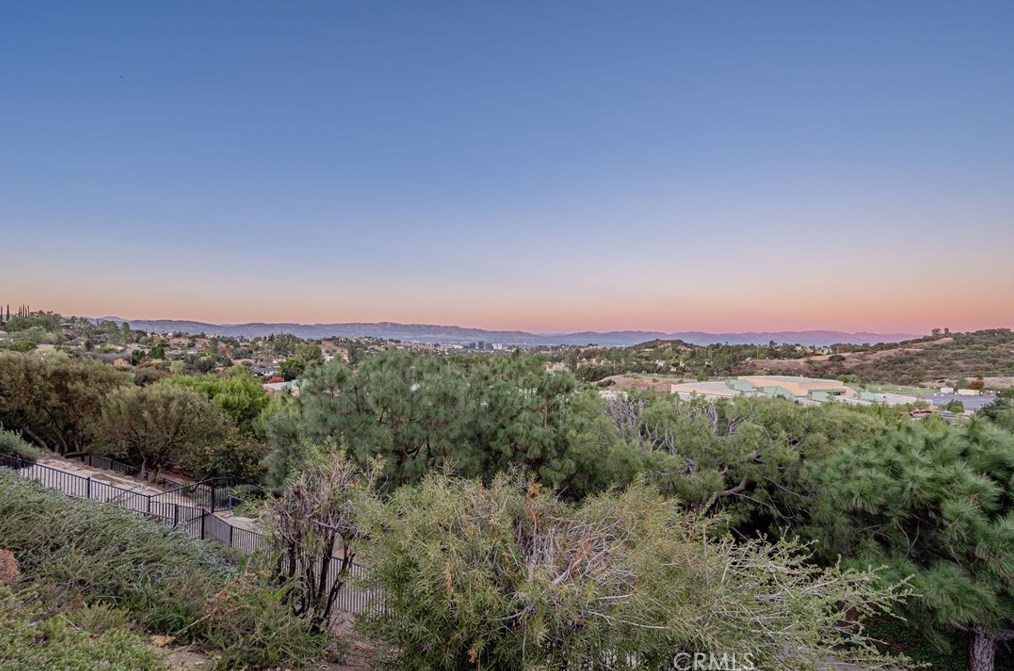 22335 Delia Ct, Calabasas, CA 91302