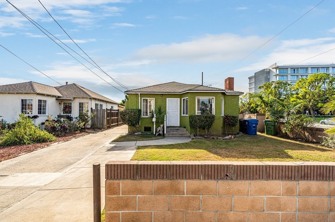 1668 213th St, Torrance, CA 90501-2920