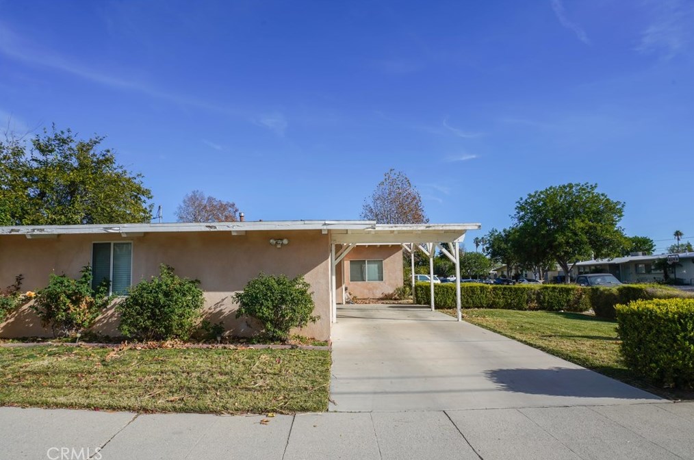 19467 Stagg St, Los Angeles CA  91335-2351 exterior
