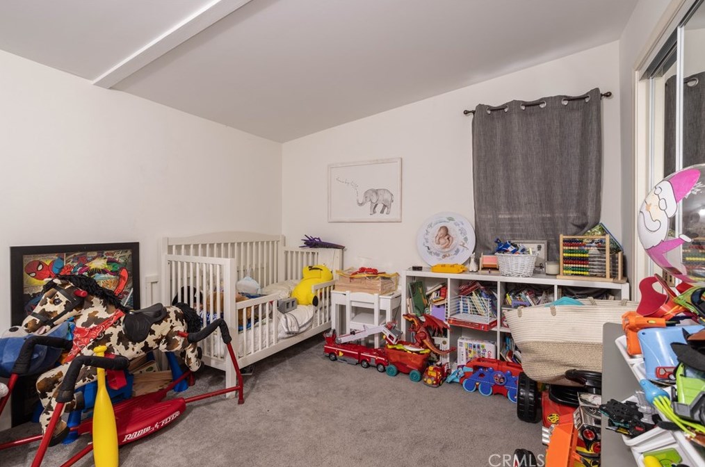 19467 Stagg St, Los Angeles CA  91335-2351 exterior