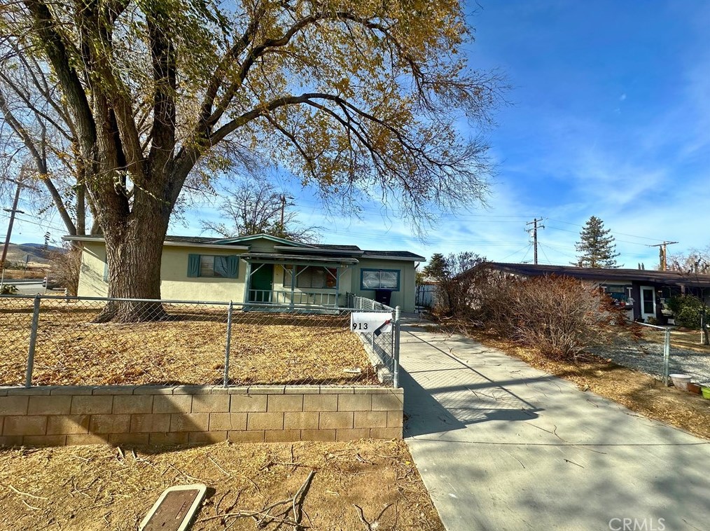 913 Beech St, Tehachapi, CA 93561