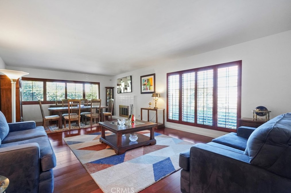 2925 Dona Susana Dr, North Hollywood, CA 91604-4351