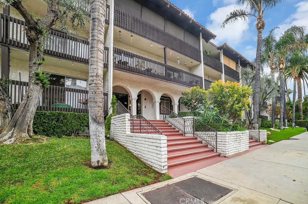5334 Lindley Ave #306, Van Nuys, CA 91316