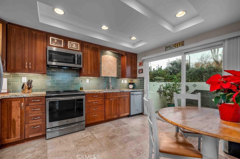 10411 Larwin Ave, Chatsworth, CA 91311