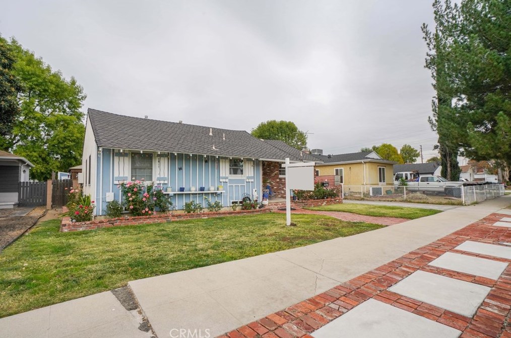 18929 Hart St, Los Angeles, CA 91335-3918