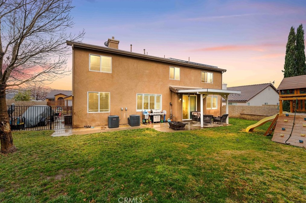 4025 Vancouver Ln, Lancaster, CA 93536