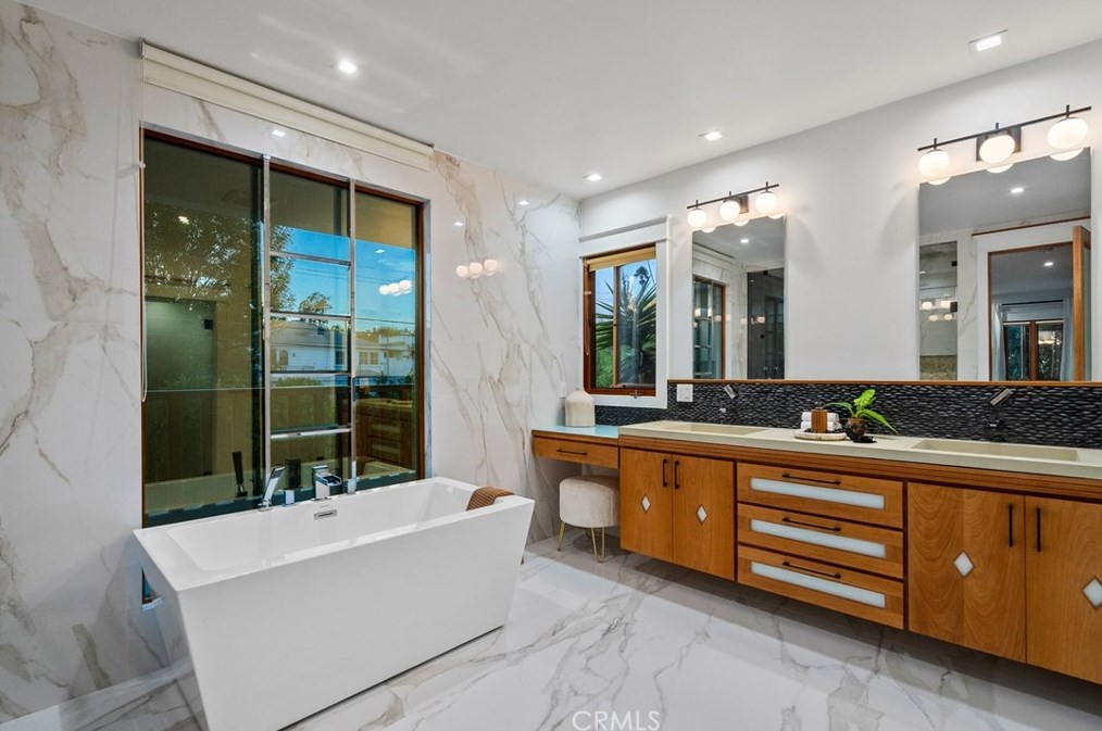 1927 Wilton Pl, Los Angeles CA  90068-3626 exterior