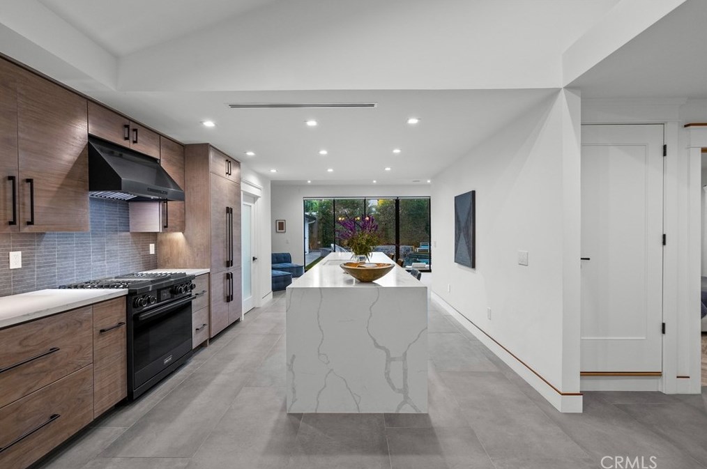 1927 Wilton Pl, Los Angeles CA  90068-3626 exterior