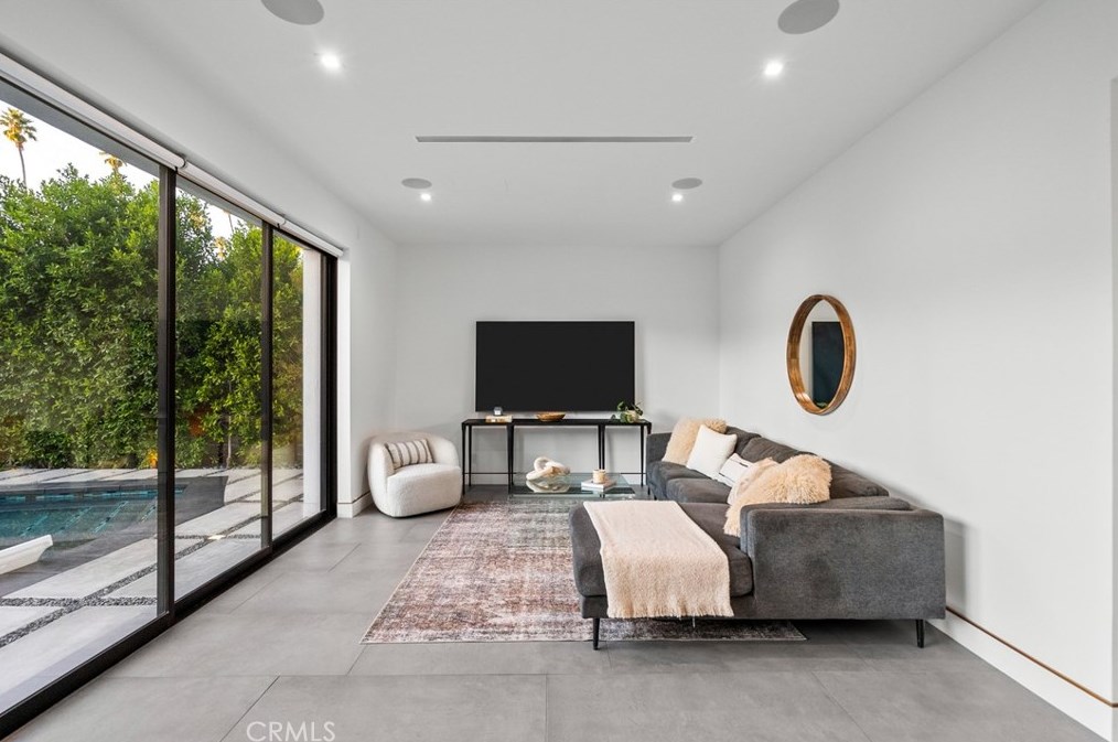 1927 Wilton Pl, Los Angeles CA  90068-3626 exterior