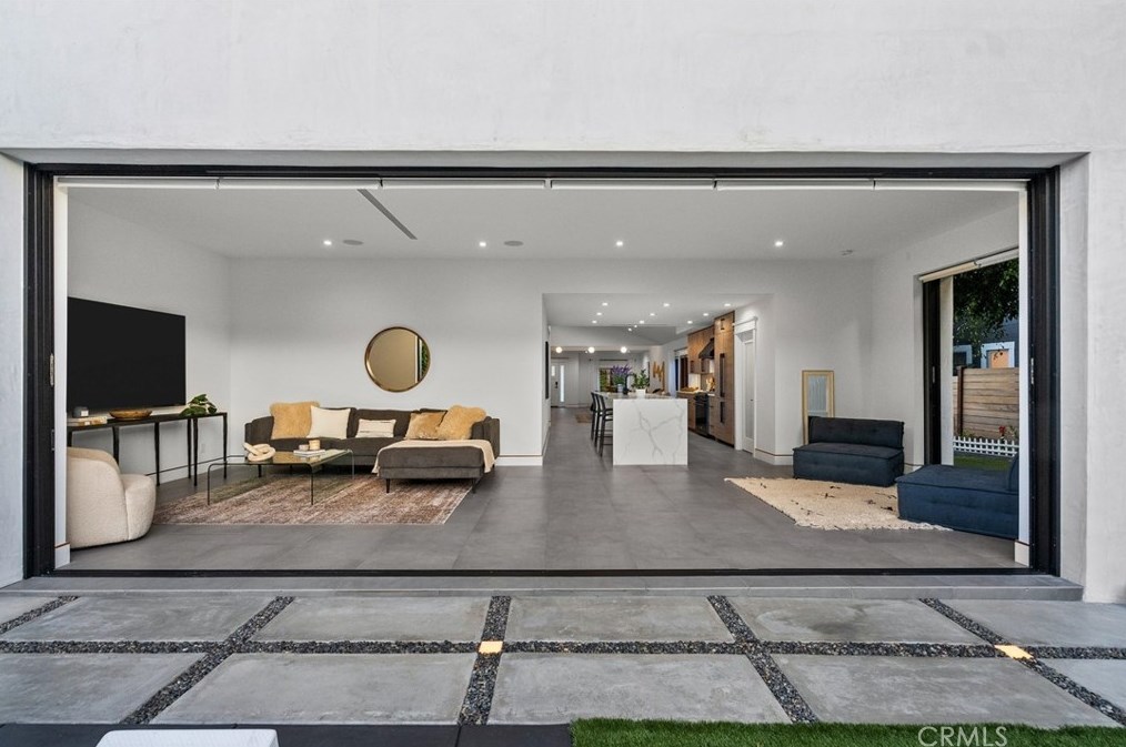 1927 Wilton Pl, Los Angeles CA  90068-3626 exterior