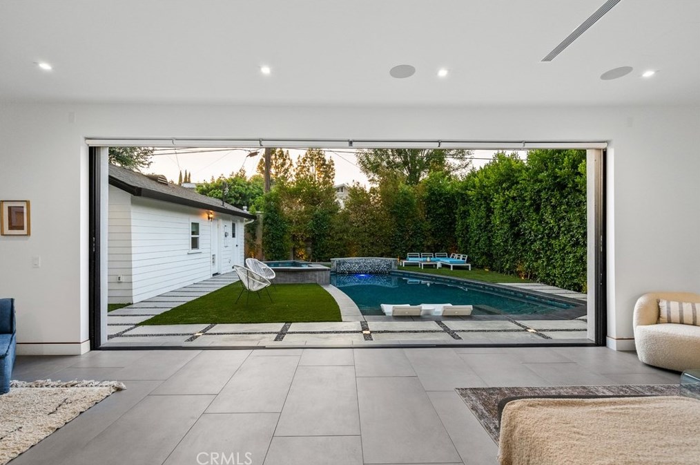 1927 Wilton Pl, Los Angeles CA  90068-3626 exterior