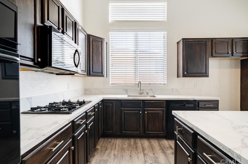 43349 Shady Hollow Ln, Lancaster, CA 93536