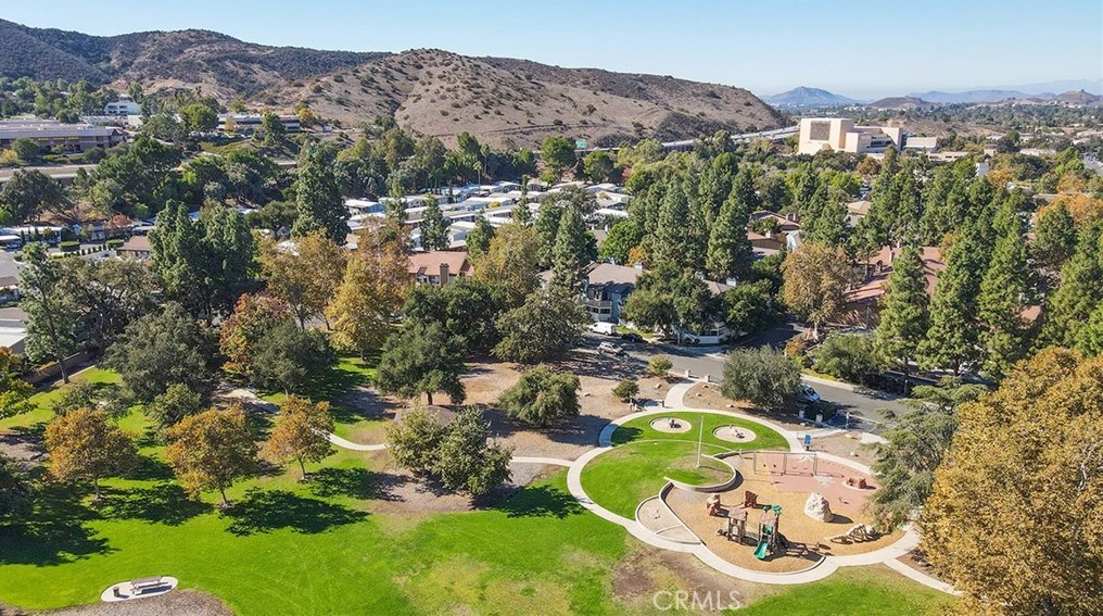 2462 Pleasant Way, Thousand Oaks CA  91362-3275 exterior