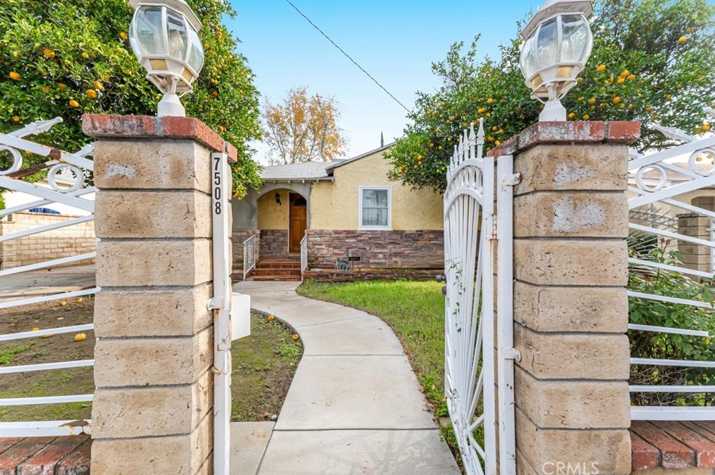 7508 Etiwanda Ave, Los Angeles, CA 91335-3110