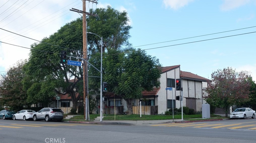 9505 Sylmar Ave #7, Van Nuys, CA 91402