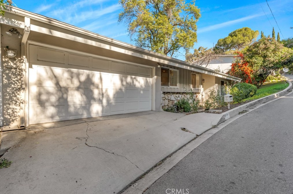 4124 Witzel Dr, Van Nuys, CA 91423