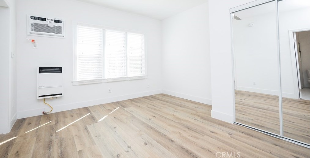 1913 3 St, Los Angeles CA  90020-2305 exterior