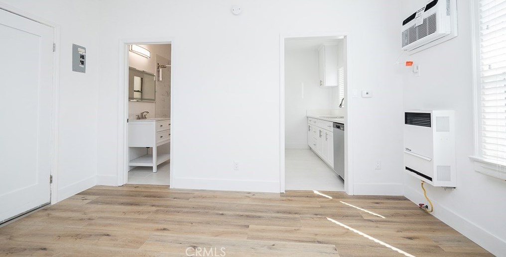 1913 3 St, Los Angeles CA  90020-2305 exterior