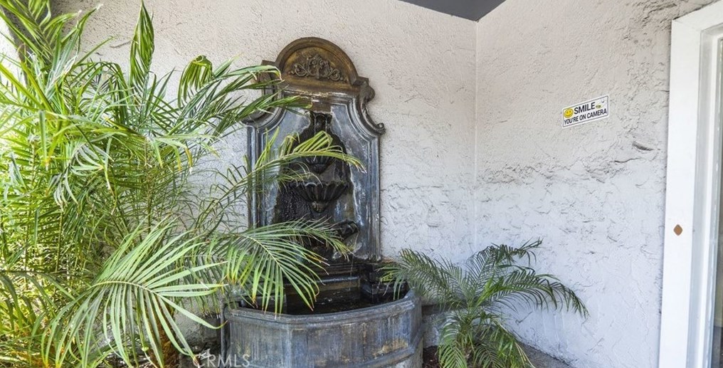 1913 3 St, Los Angeles CA  90020-2305 exterior