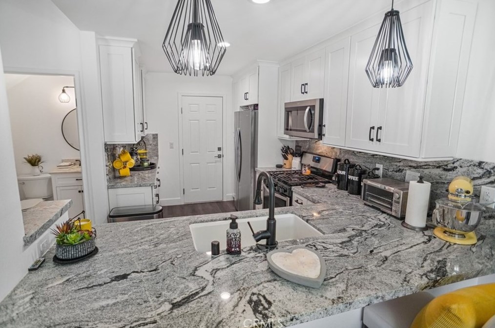 28102 Bobwhite Cir #3, Santa Clarita, CA 91350