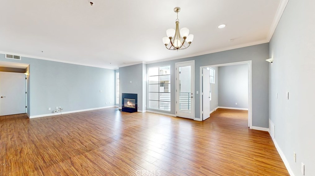 5350 White Oak Ave #413, Van Nuys, CA 91316