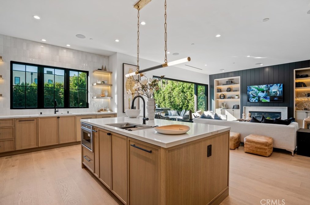 4955 Haskell Ave, Van Nuys CA  91436-1674 exterior