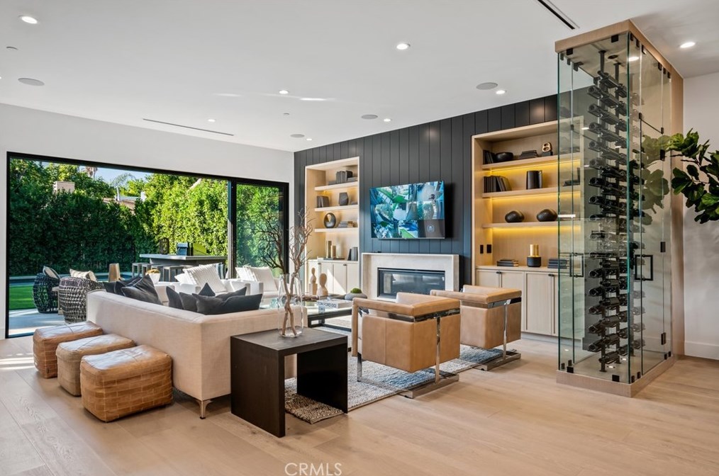 4955 Haskell Ave, Van Nuys CA  91436-1674 exterior