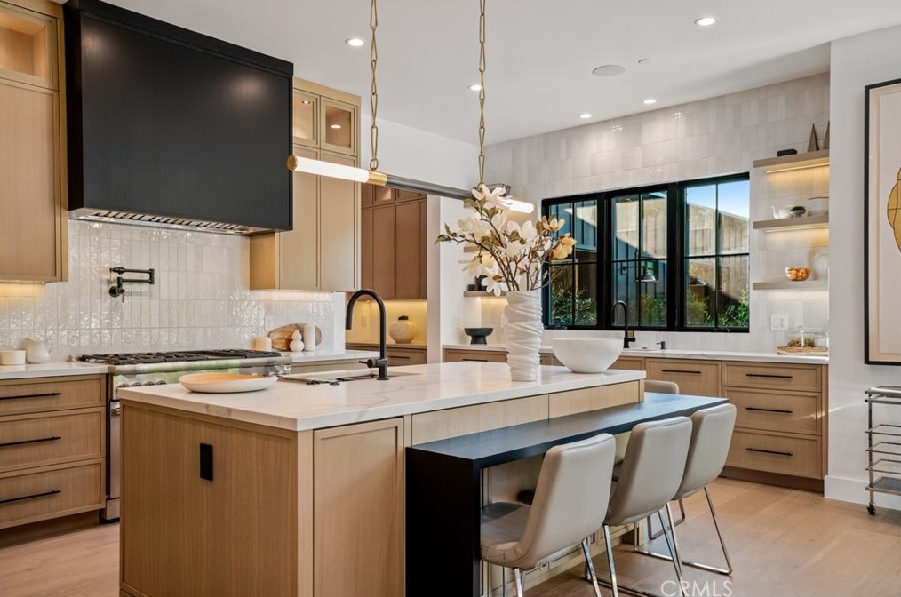 4955 Haskell Ave, Van Nuys CA  91436-1674 exterior