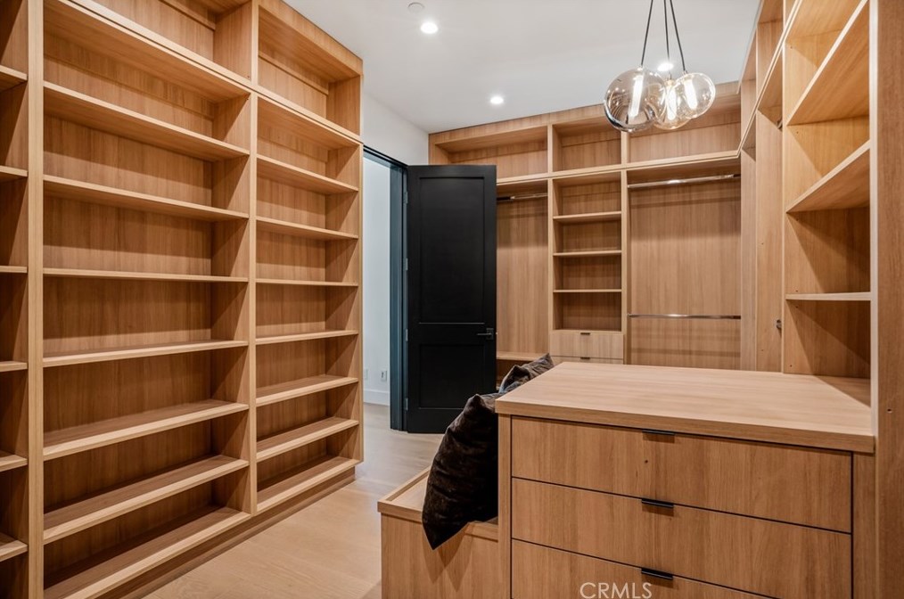 4955 Haskell Ave, Van Nuys CA  91436-1674 exterior