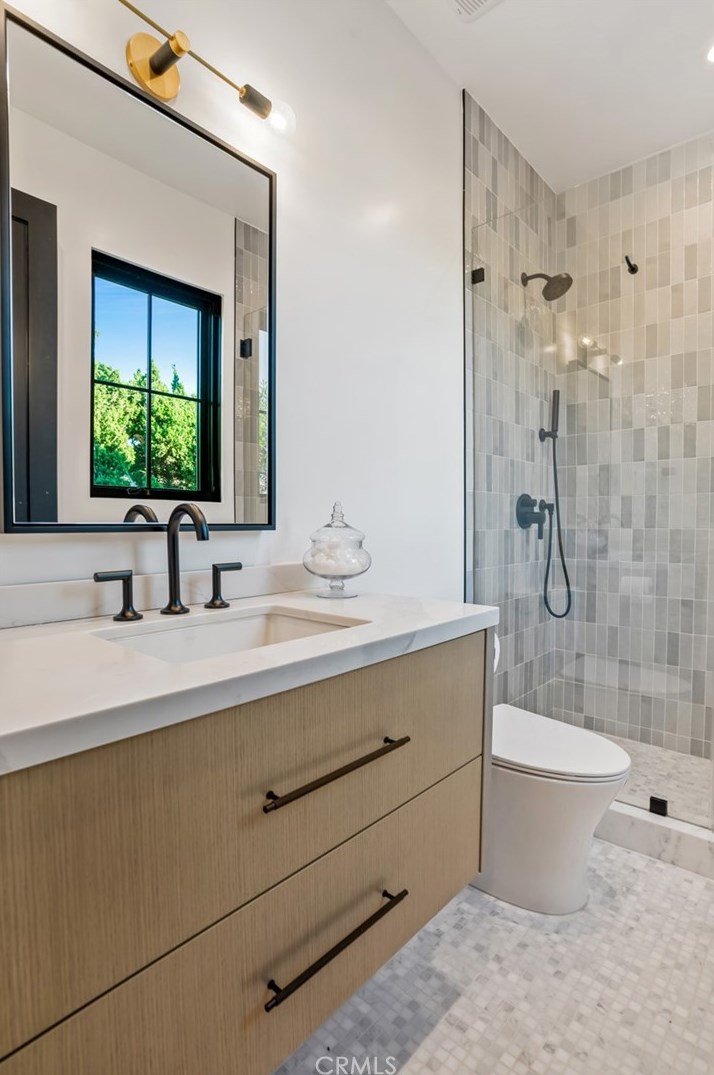 4955 Haskell Ave, Van Nuys CA  91436-1674 exterior