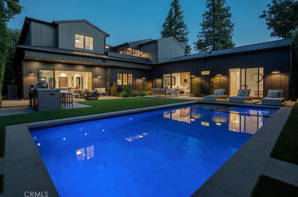 4955 Haskell Ave, Van Nuys CA  91436-1674 exterior