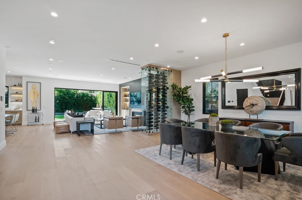 4955 Haskell Ave, Van Nuys CA  91436-1674 exterior