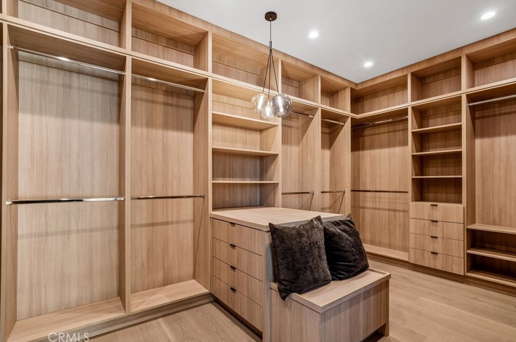 4955 Haskell Ave, Van Nuys CA  91436-1674 exterior