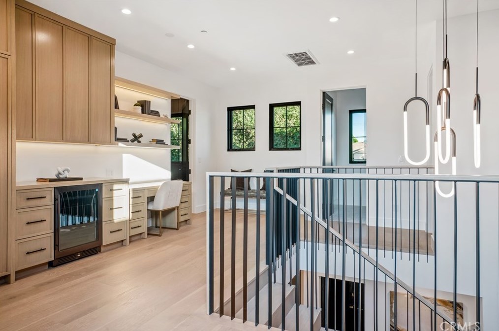 4955 Haskell Ave, Van Nuys CA  91436-1674 exterior