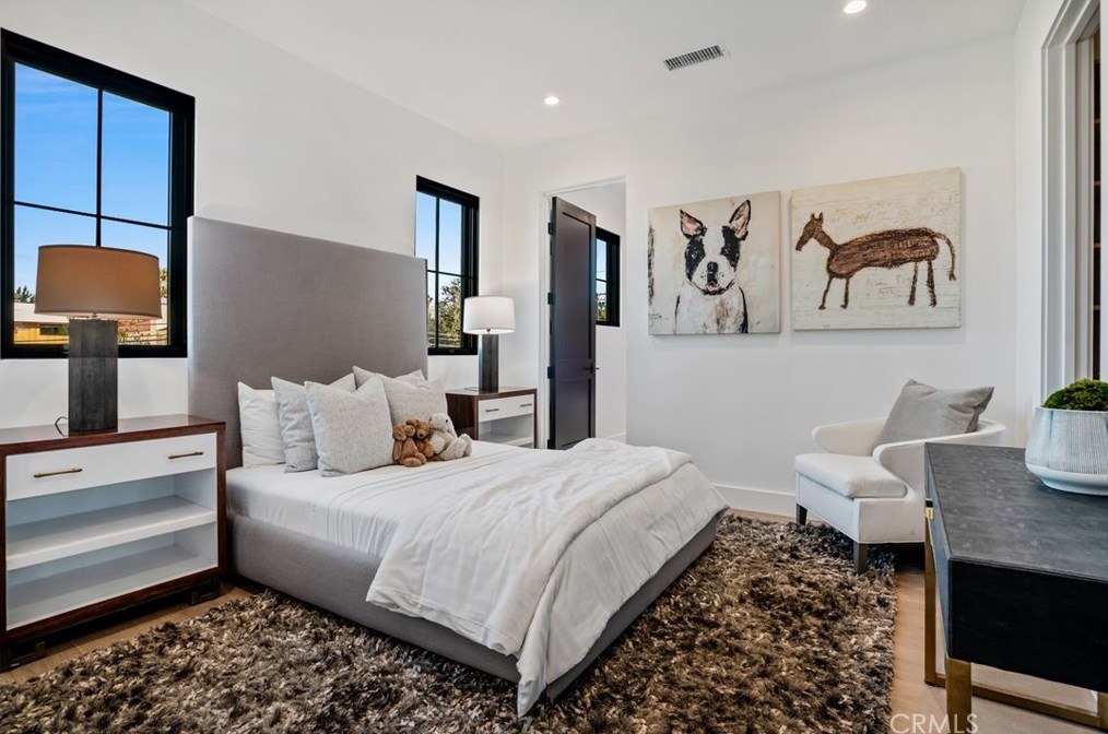 4955 Haskell Ave, Van Nuys CA  91436-1674 exterior