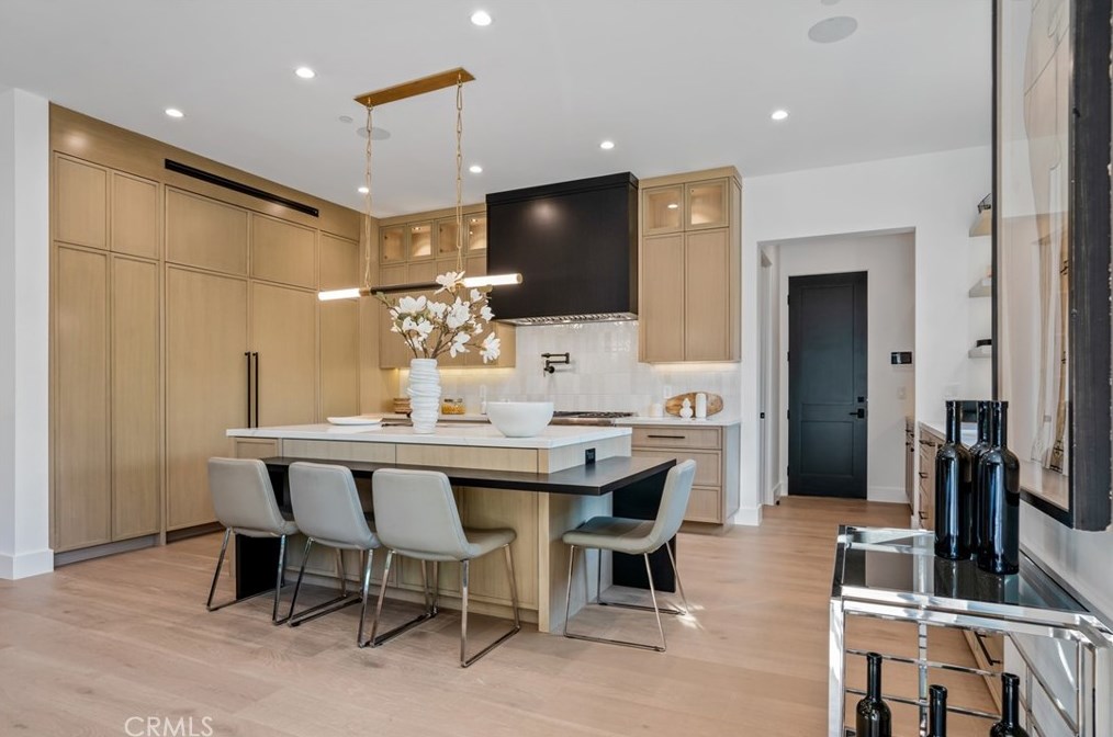 4955 Haskell Ave, Van Nuys CA  91436-1674 exterior