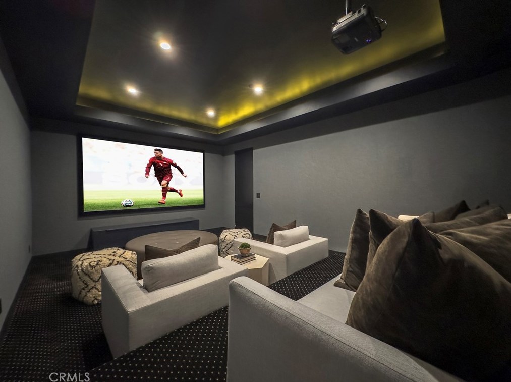 4955 Haskell Ave, Van Nuys CA  91436-1674 exterior