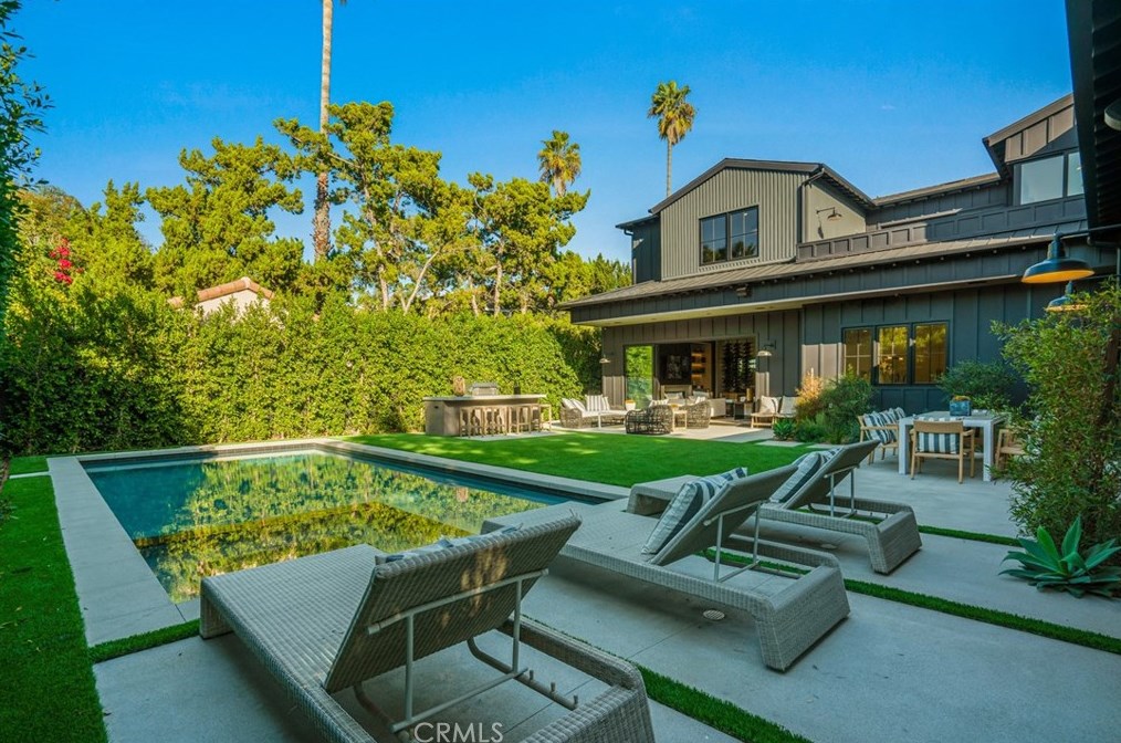 4955 Haskell Ave, Van Nuys CA  91436-1674 exterior