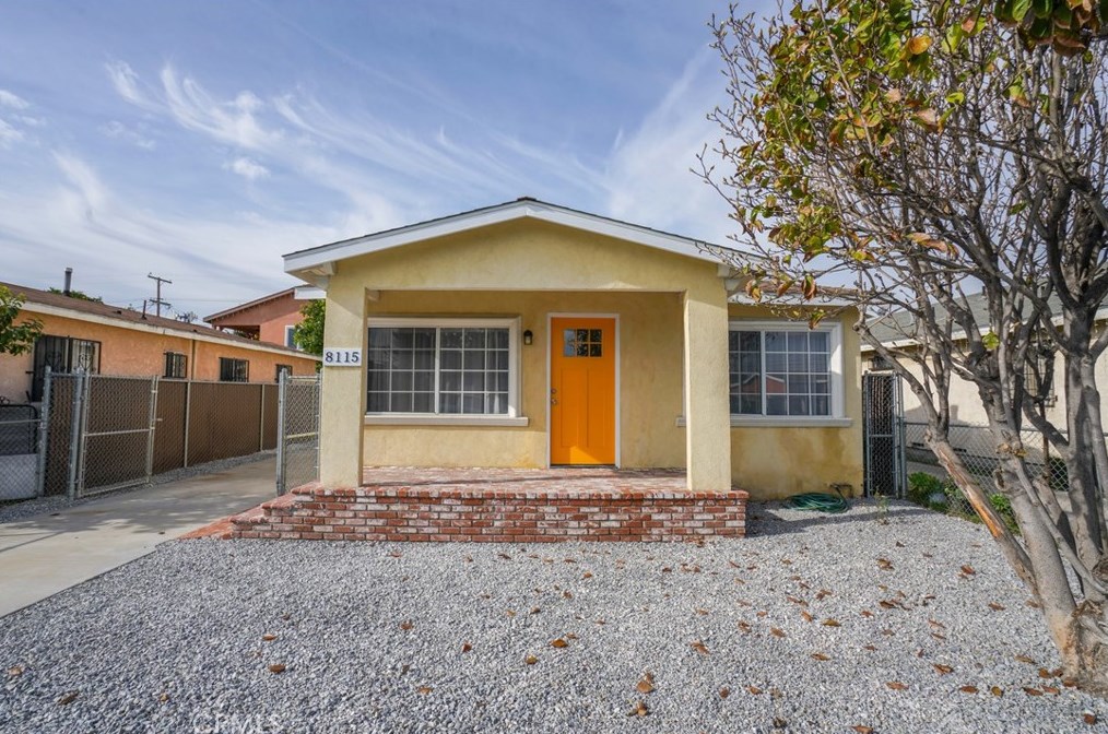 8115 Holmes Ave, Los Angeles, CA 90001-3438