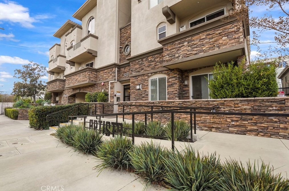 5227 Denny Ave #306, North Hollywood, CA 91601