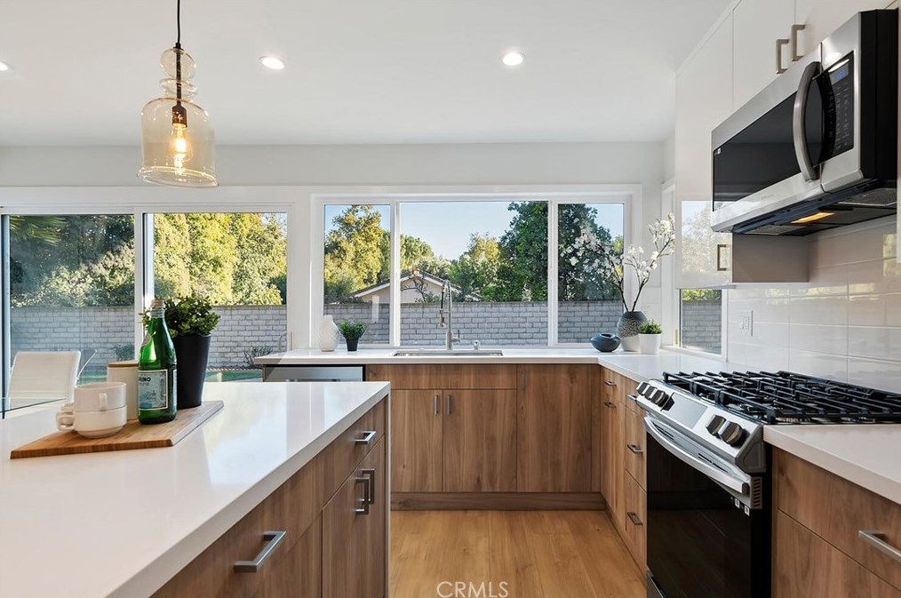 3183 Adirondack Ct, Thousand Oaks CA  91362-3504 exterior