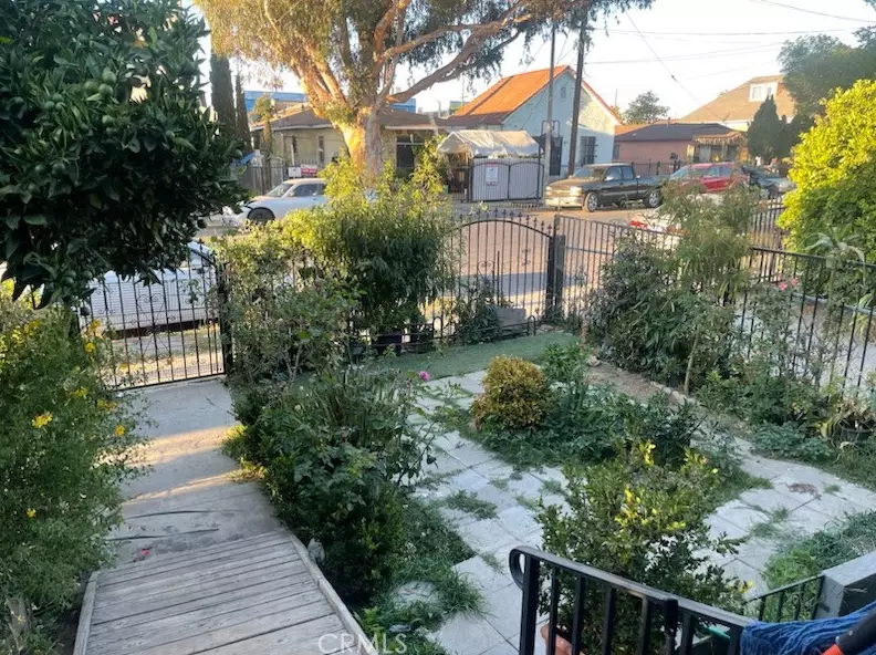 1536 33rd St, Los Angeles CA  90011-2219 exterior