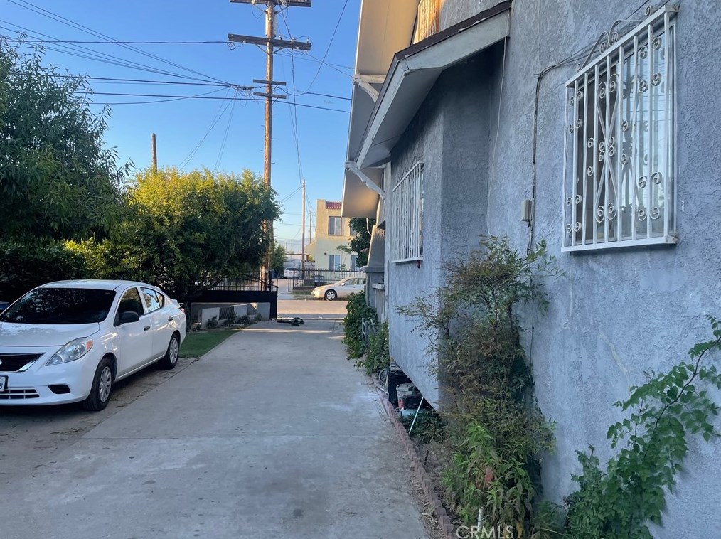 1536 33rd St, Los Angeles CA  90011-2219 exterior