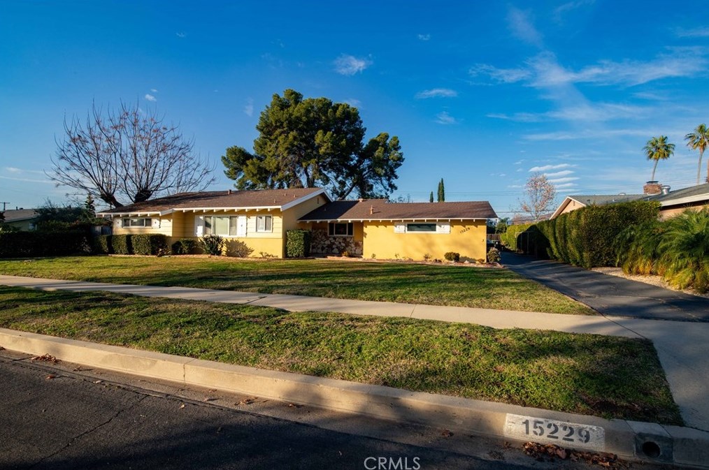 15229 Tuba St, San Fernando, CA 91345