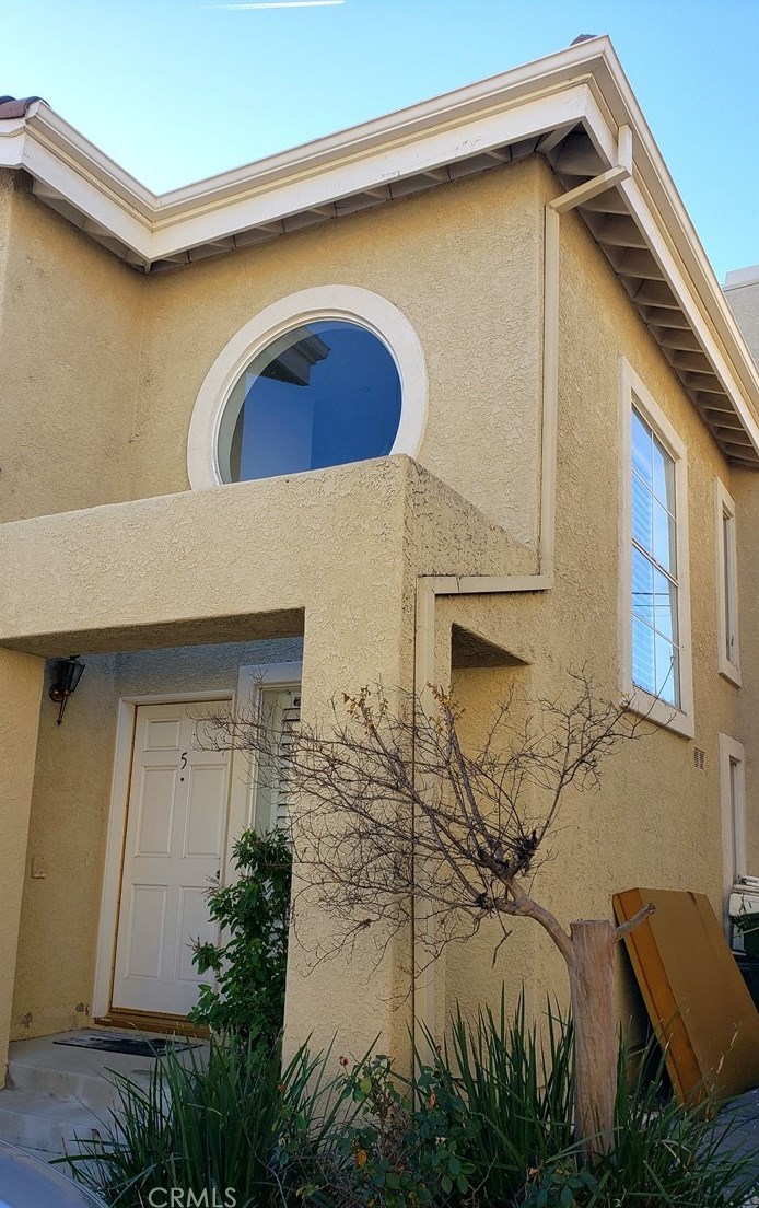 9442 Sylmar Ave #5, Van Nuys, CA 91402
